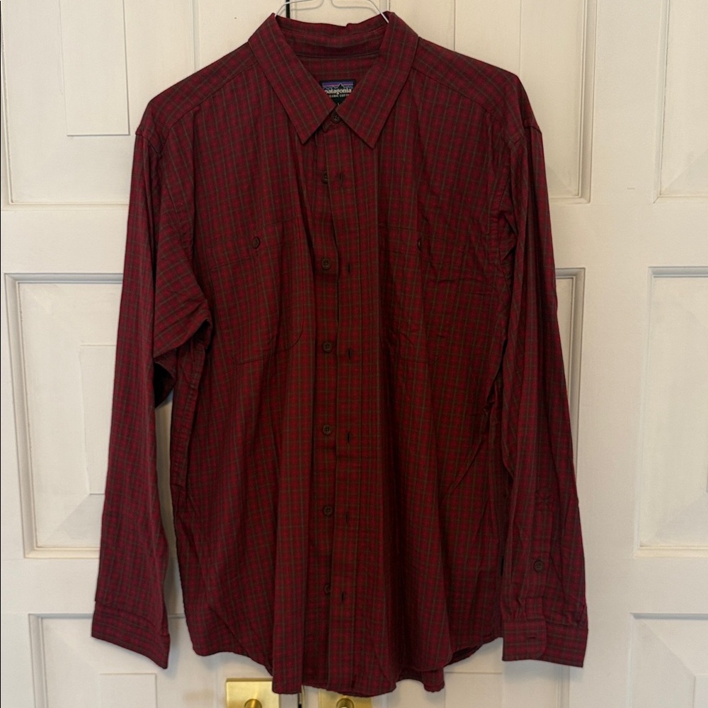 NWT Men’s Patagonia Button Down